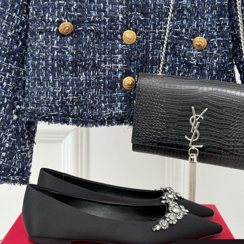 Roger Vivier flat shoes